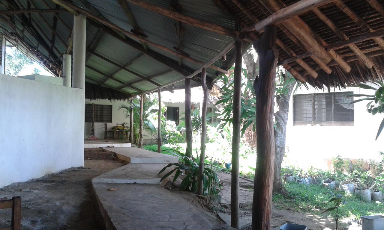 Travellers Inn Resort Malindi Kijiwetanga Exterior photo