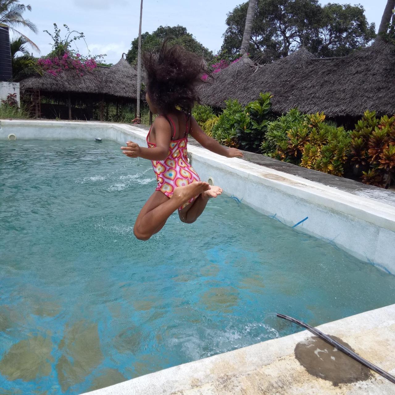 Travellers Inn Resort Malindi Kijiwetanga Exterior photo