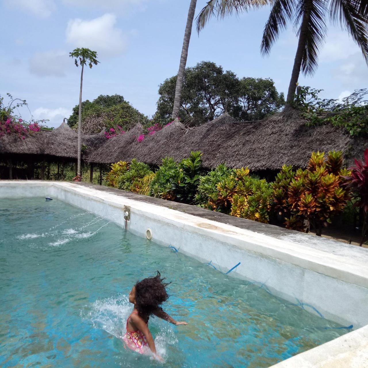 Travellers Inn Resort Malindi Kijiwetanga Exterior photo