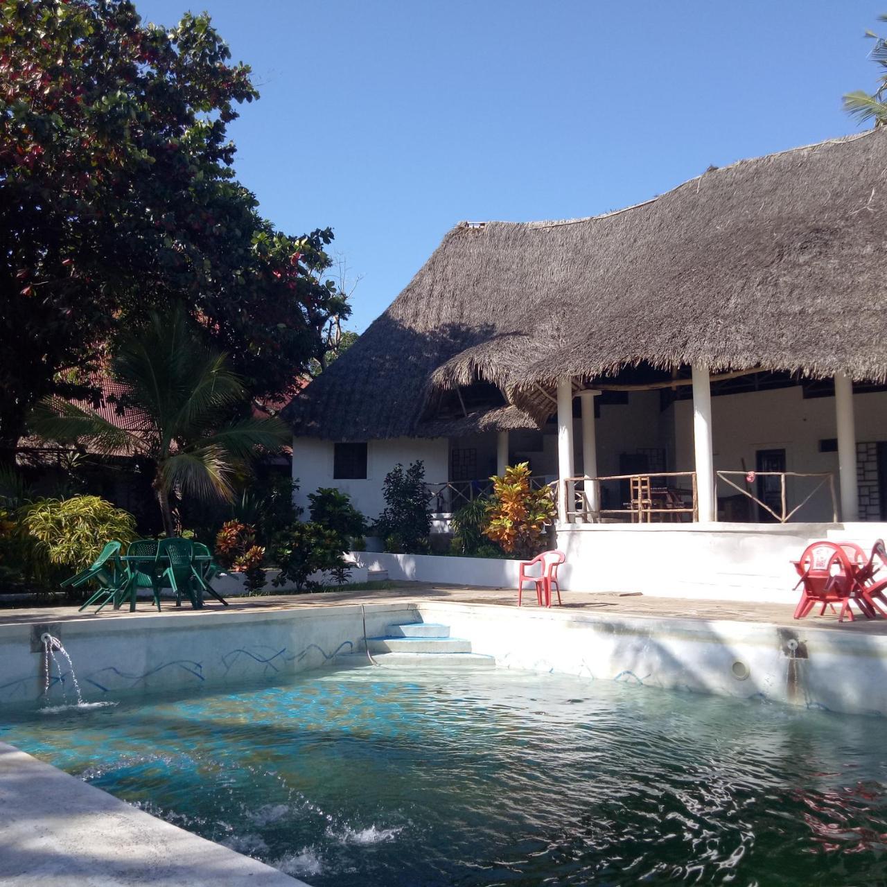 Travellers Inn Resort Malindi Kijiwetanga Exterior photo