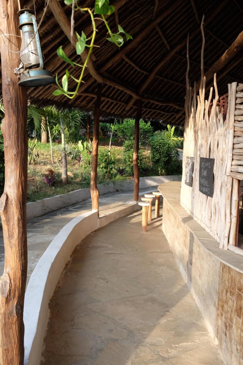 Travellers Inn Resort Malindi Kijiwetanga Exterior photo