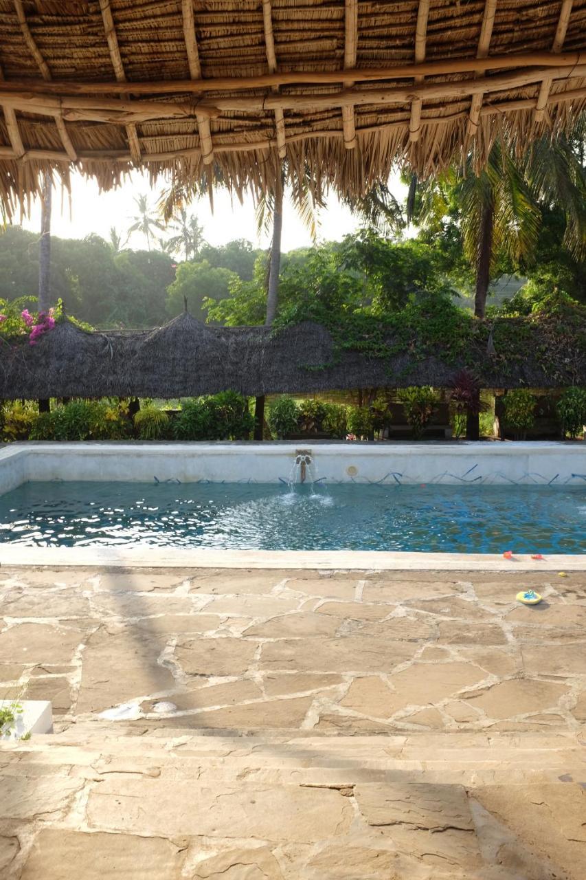Travellers Inn Resort Malindi Kijiwetanga Exterior photo