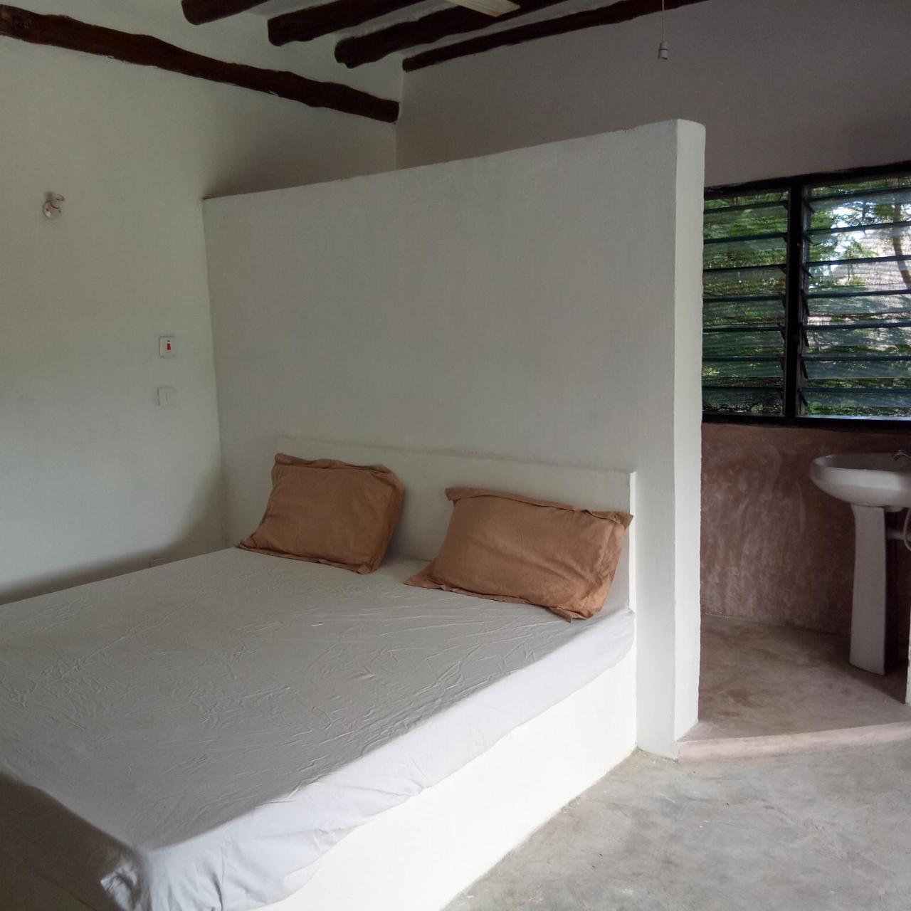 Travellers Inn Resort Malindi Kijiwetanga Exterior photo