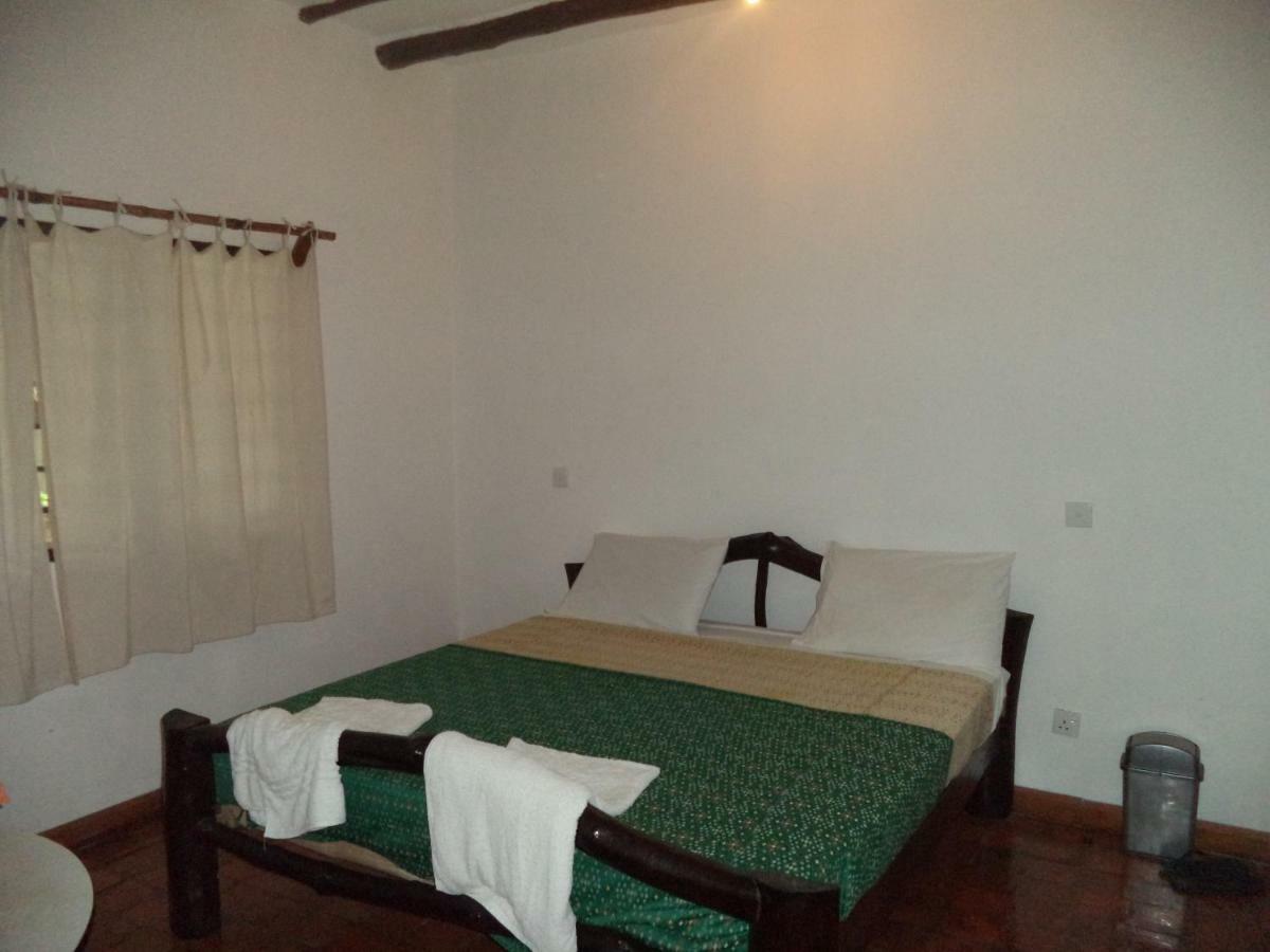 Travellers Inn Resort Malindi Kijiwetanga Exterior photo
