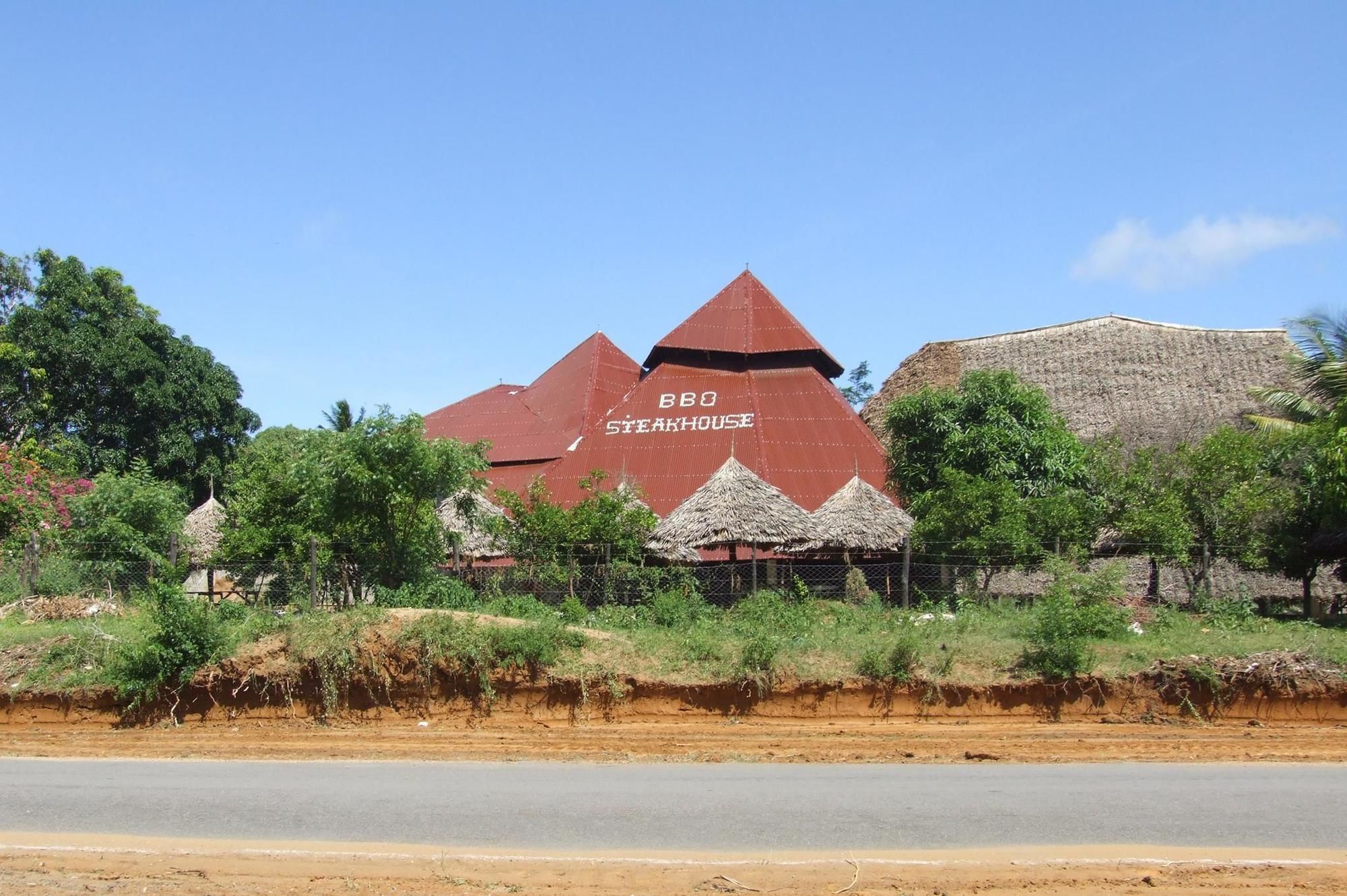 Travellers Inn Resort Malindi Kijiwetanga Exterior photo